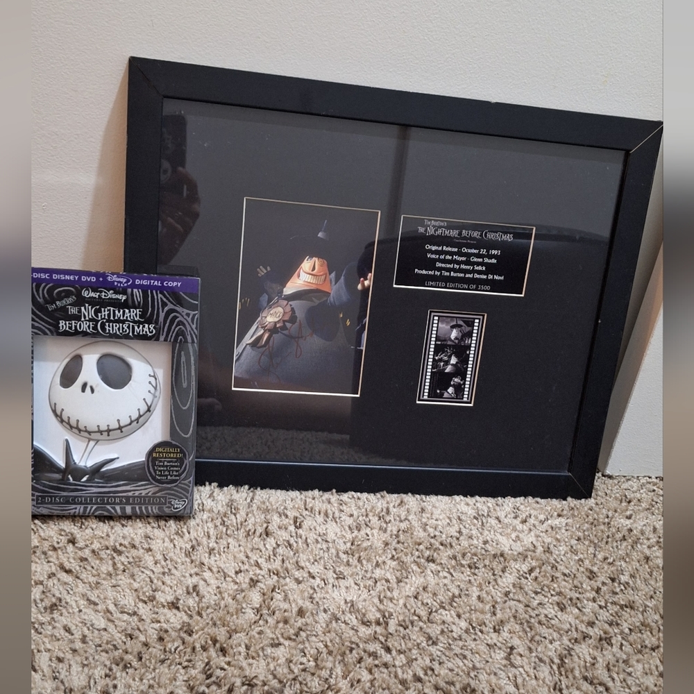 Disney Nightmare Before Christmas Framed Art plus Movie ✨️PRICE FIRM✨️